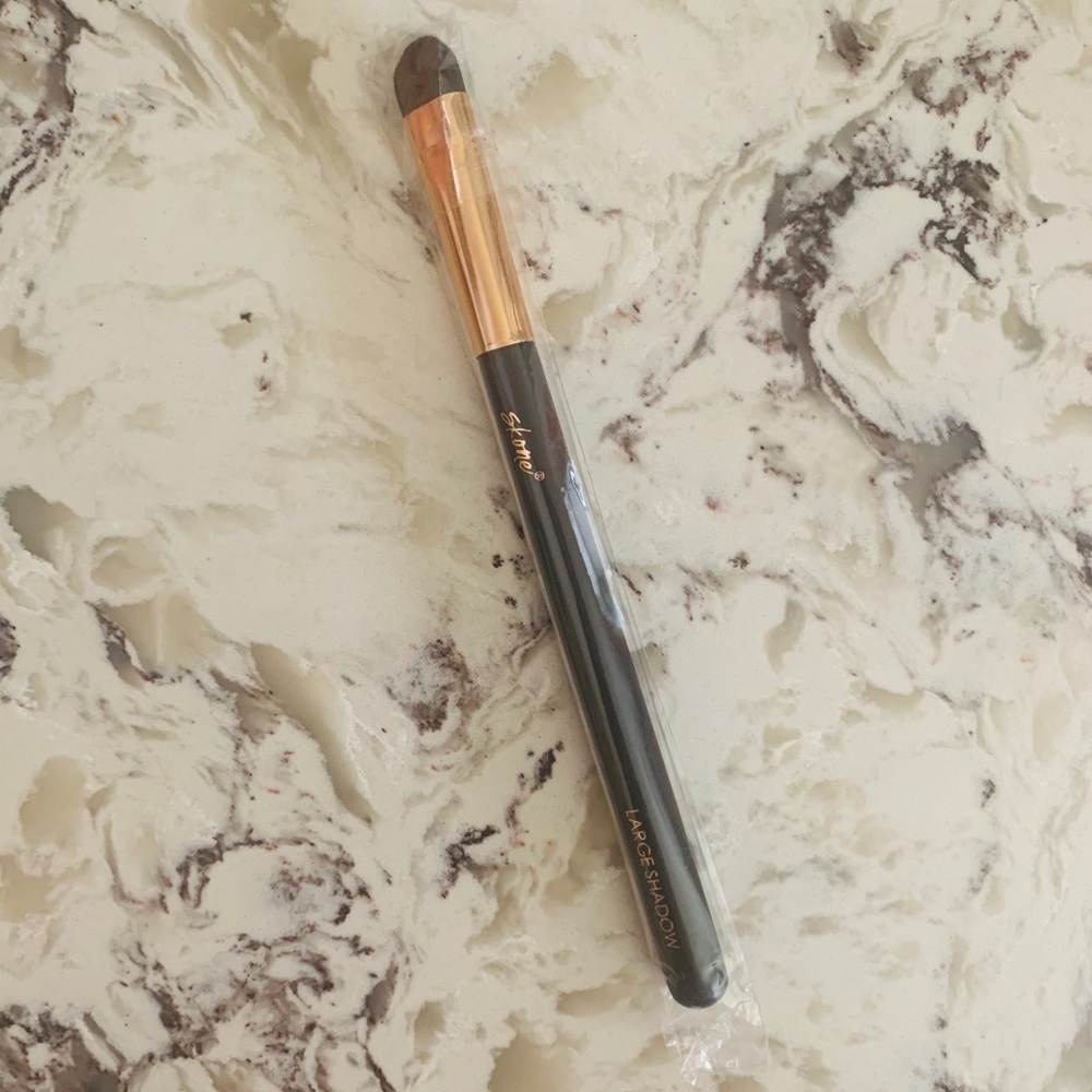 🆕 Skone Large Shadow Brush